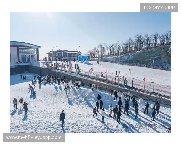 冰雪梦想静安绽放,滑雪少年竞逐赛道!静安区第三届运动会滑雪比赛成功举办 冰雪梦想静安绽放,滑雪少年竞逐赛道!静安区第三届运动会滑雪比赛成功举办