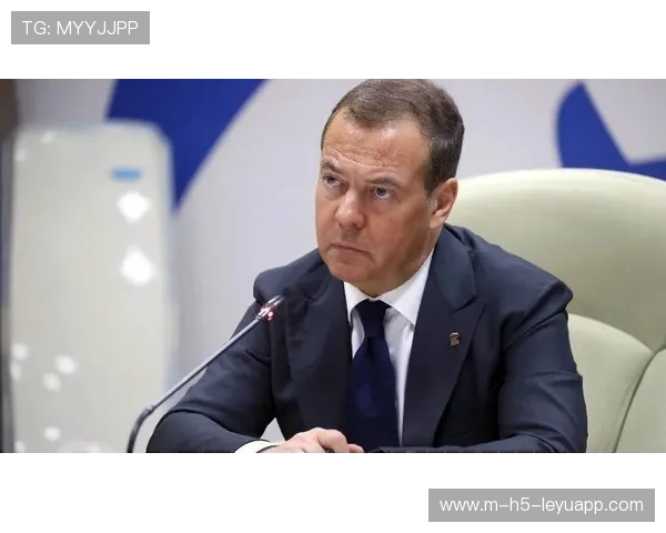 梅德韦杰夫稳定取胜,硬地实力尽显,梅德韦杰夫专访 梅德韦杰夫稳定取胜,硬地实力尽显,梅德韦杰夫专访