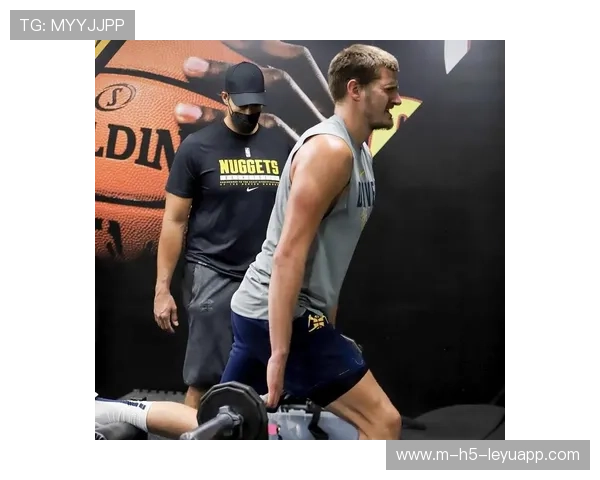 约基奇助掘金取得大胜,个人纪录不断刷新,掘金官推晒约基奇训练照_控球中锋 约基奇助掘金取得大胜,个人纪录不断刷新,掘金官推晒约基奇训练照_控球中锋