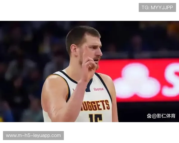 尼克斯防守夹击到位,约基奇出球困难 尼克斯防守夹击到位,约基奇出球困难